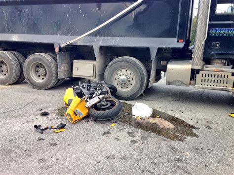 1 died in motorcycle, semi-truck crash on I-44